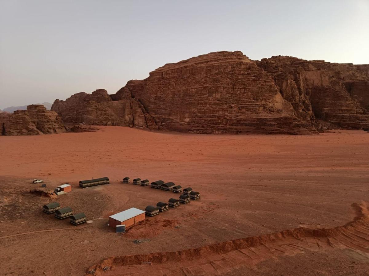 Wadi Rum Sky Tours&Camp Bagian luar foto