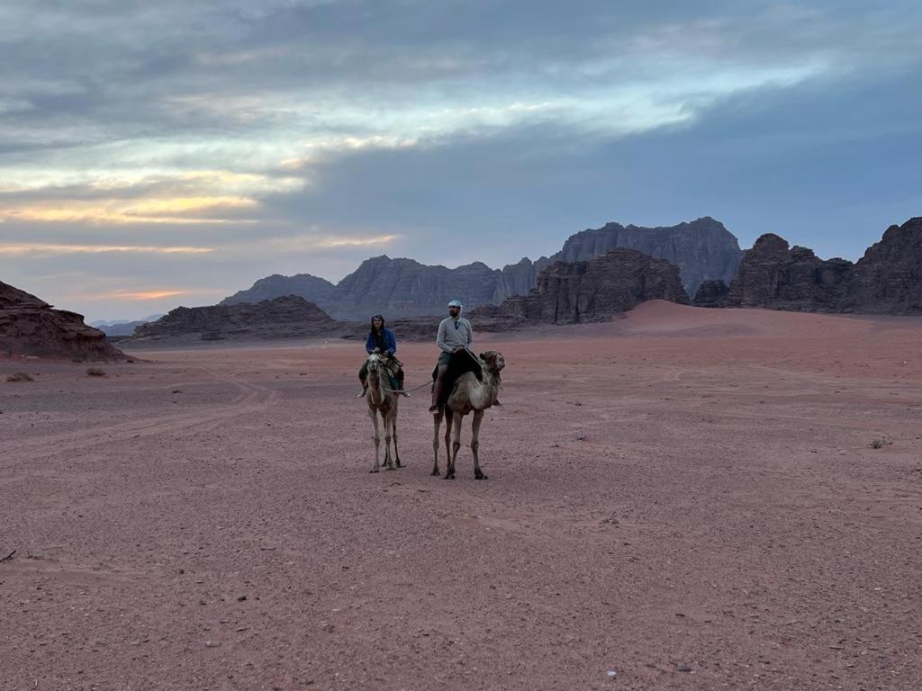 Wadi Rum Sky Tours&Camp Bagian luar foto