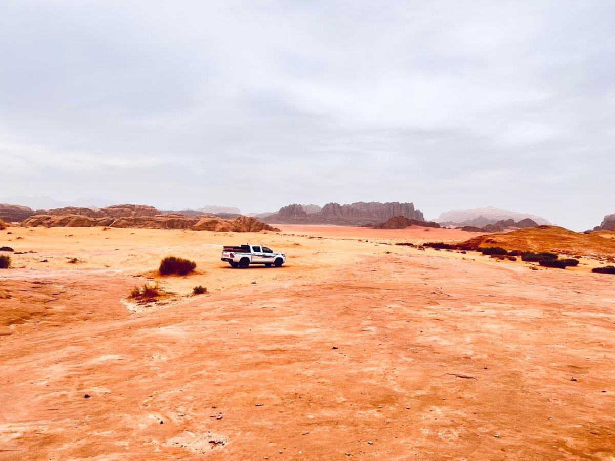 Wadi Rum Sky Tours&Camp Bagian luar foto
