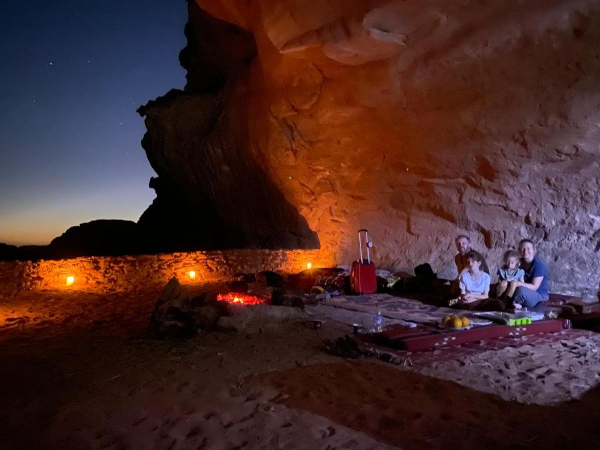 Wadi Rum Sky Tours&Camp Bagian luar foto