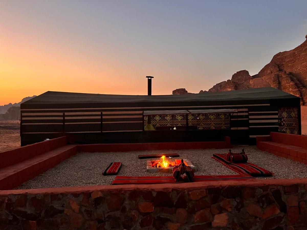 Wadi Rum Sky Tours&Camp Bagian luar foto