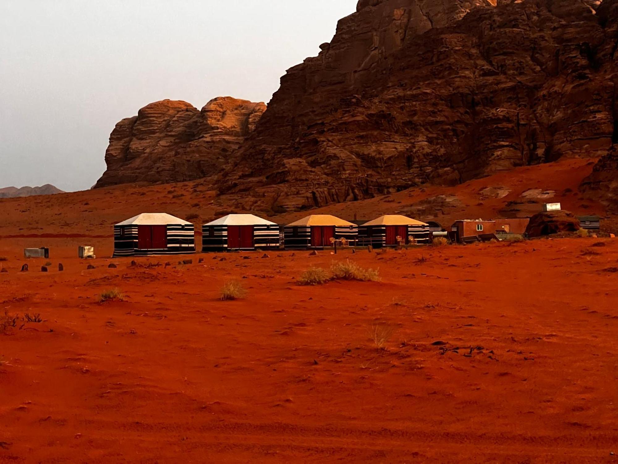Wadi Rum Sky Tours&Camp Bagian luar foto