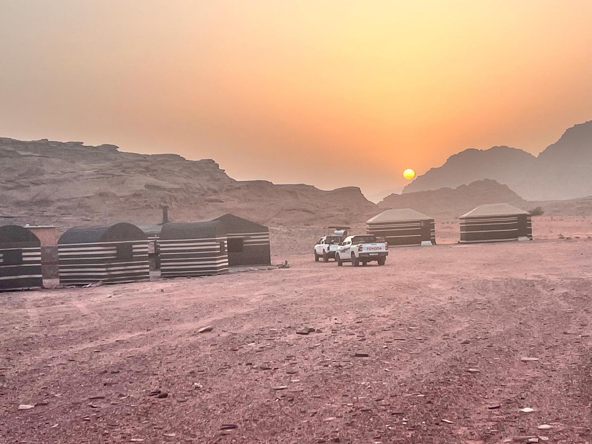 Wadi Rum Sky Tours&Camp Bagian luar foto