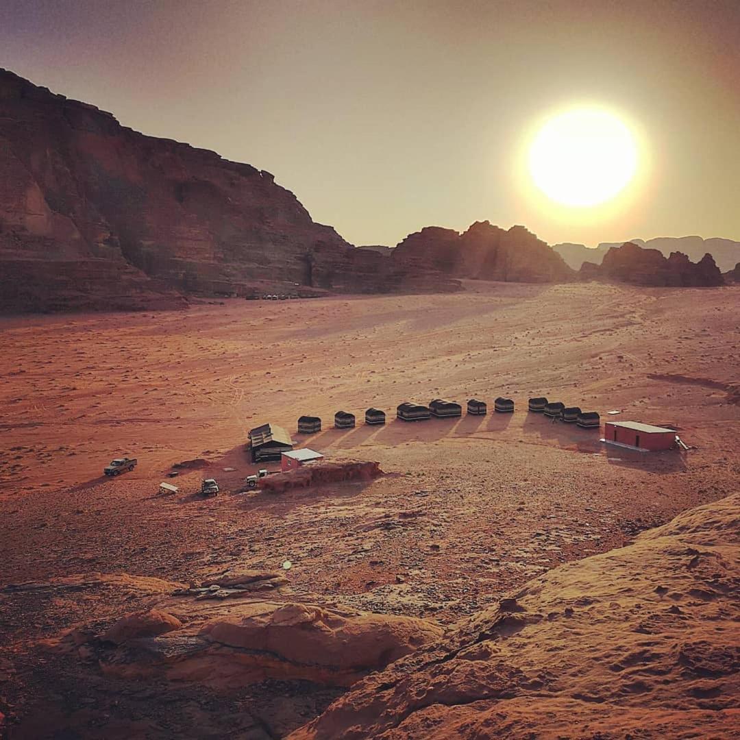 Wadi Rum Sky Tours&Camp Bagian luar foto